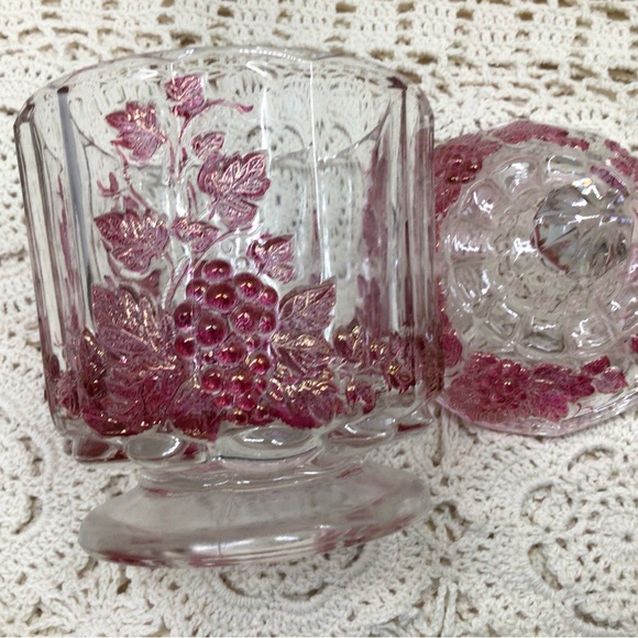 Antique Westmoreland red iridescent grape design candy dish with lid - Picture 7 of 10
